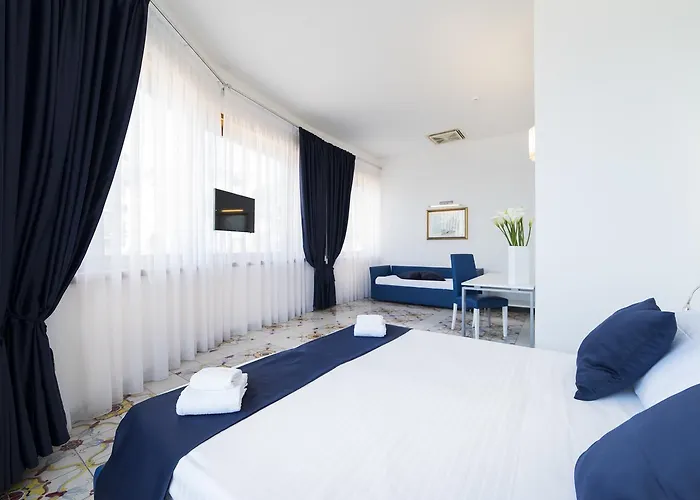 索尔斯普兰迪德酒店 4* 马奥莱